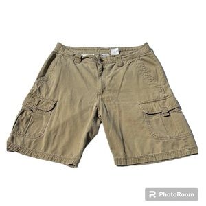 Columbia Men’s Cargo Khaki Shorts Size 36